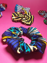 Load image into Gallery viewer, African Print Scrunchie Hair Band

